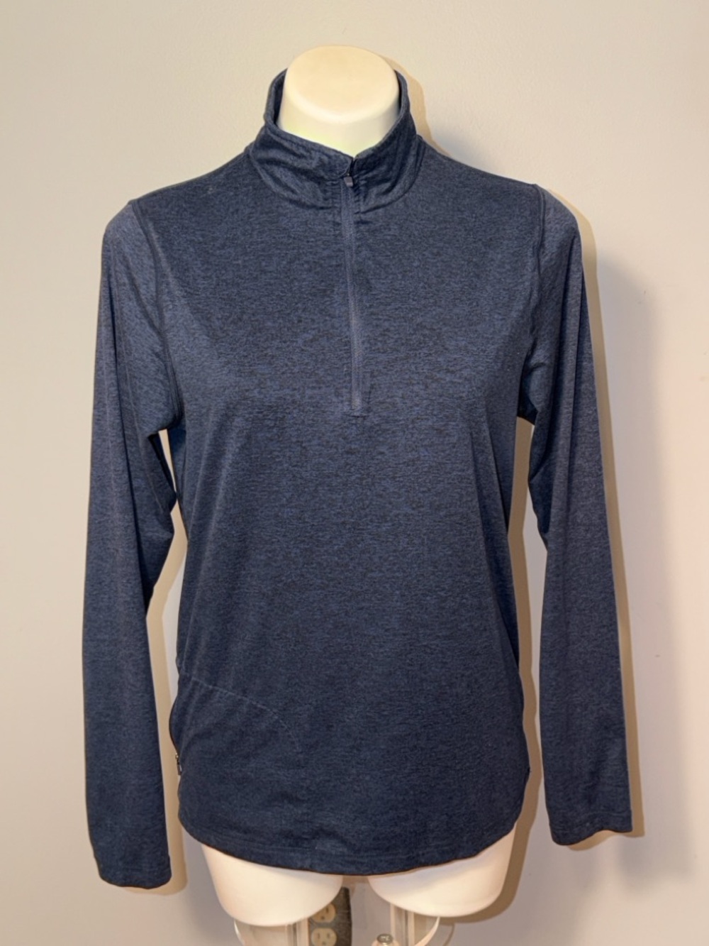 Quince men’s 1/4 zip pullover. Zipper pocket. Recycled polyester/spandex blend.